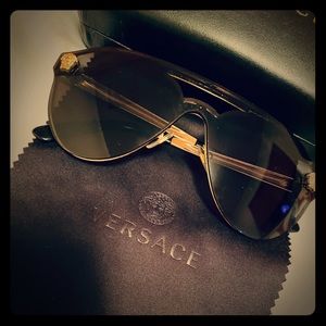 AUTHENTIC Versace Sunglasses w/ Case // PRICE DROP